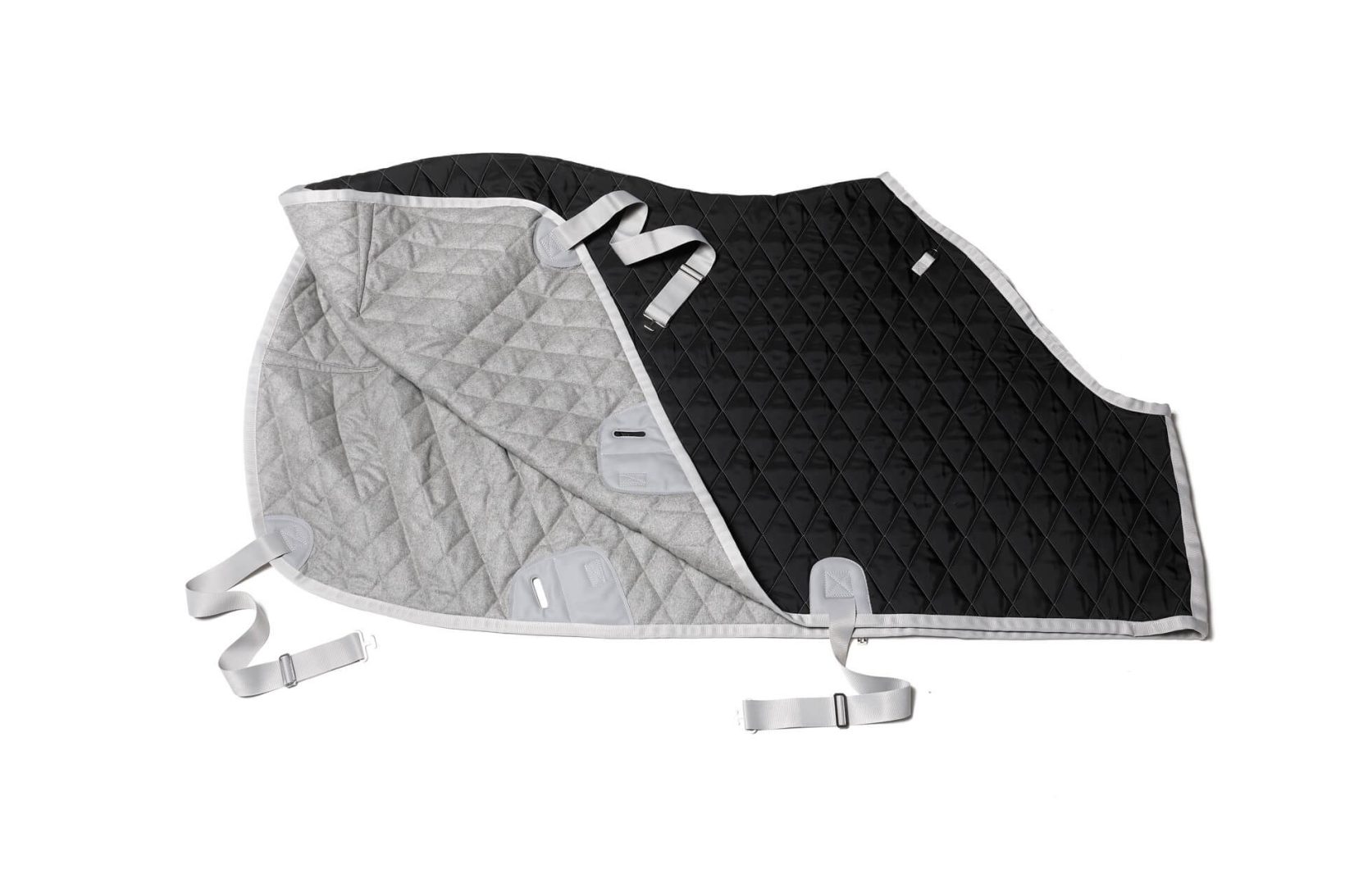 Copertina invernale nera per cavallo in nylon impermeabile e lana | 246 Reiner Professional